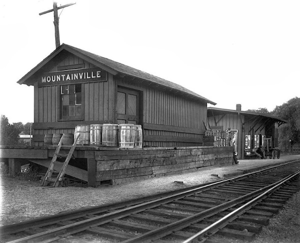 Photo of the Mountainville, New York, train station from around 1900